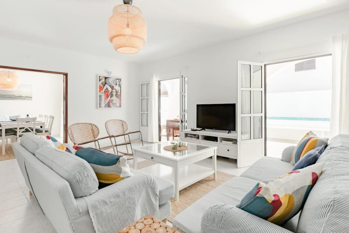 Beachfront Villa With Private Pool In Manta Rota Vila Nova de Cacela Exteriör bild